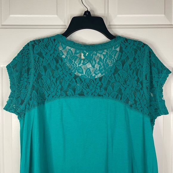 DKNY jeans lace turquoise short sleeve top. - Picture 4 of 6